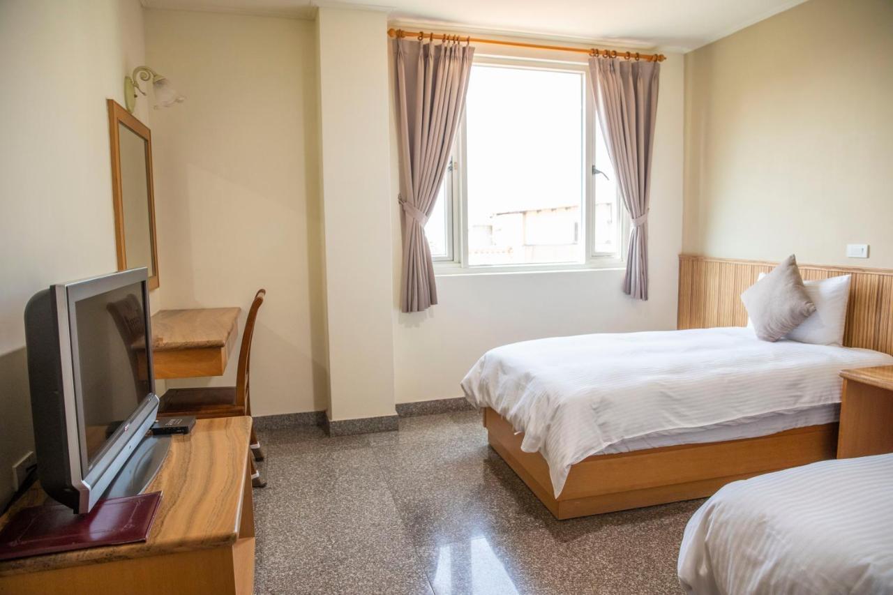 Holiday Hotel Nangan Exterior photo