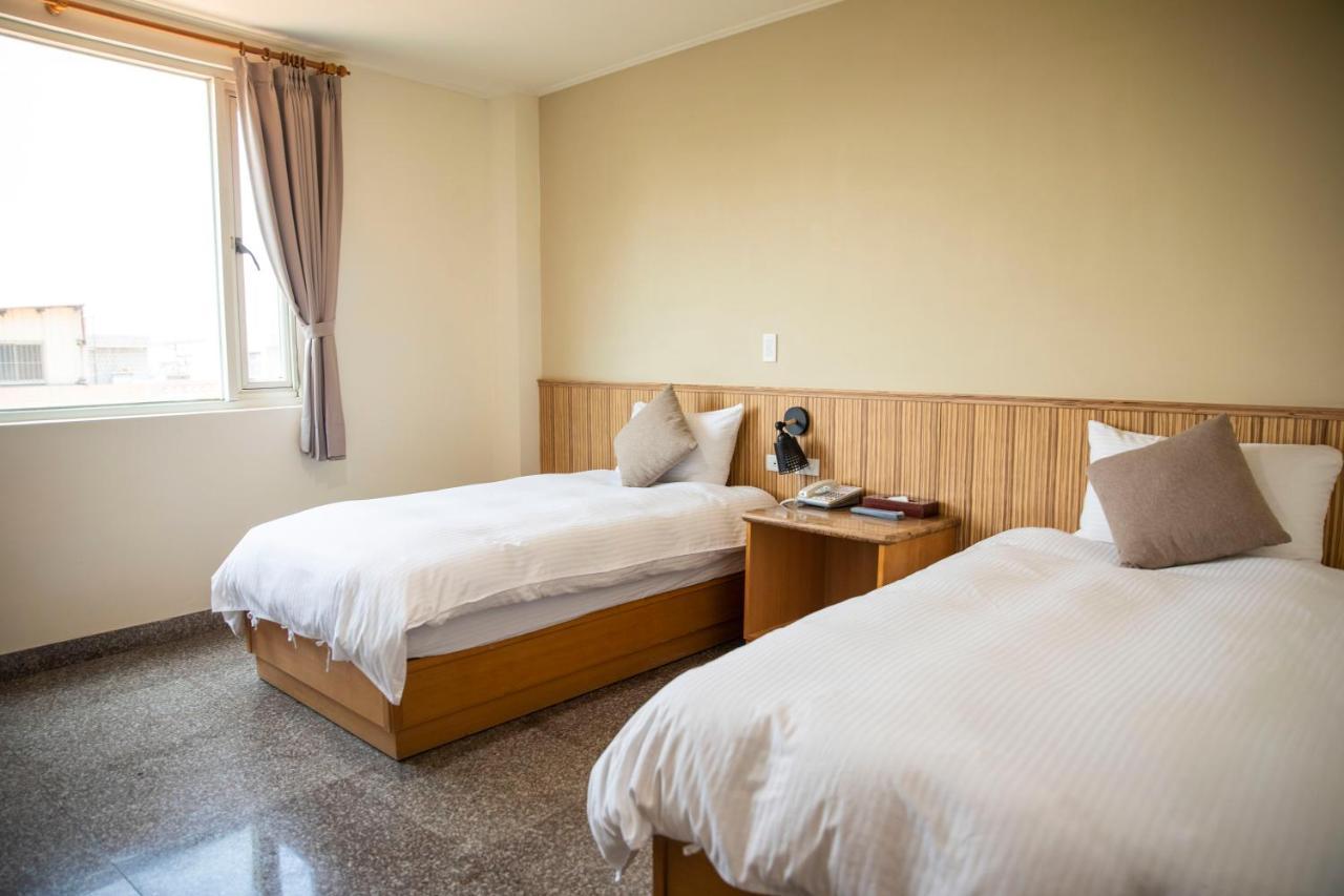 Holiday Hotel Nangan Exterior photo